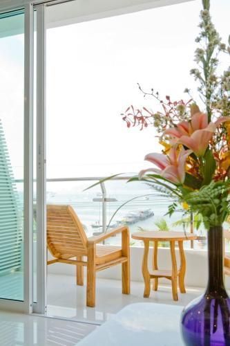 Rayaburi Beach Club Patong Номер фото